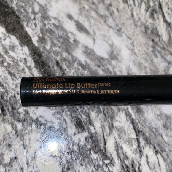 Flower Hydrasilk Ultimate Lip Butter in Color Peach Petal New Unused - Picture 2 of 4